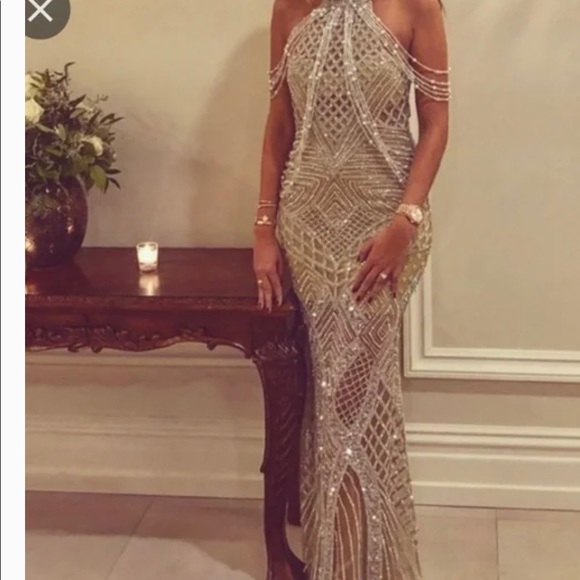 PORTIA & SCARLETT Crystal Nude Gown. Style Number 1962 Size 2 - Picture 4 of 8